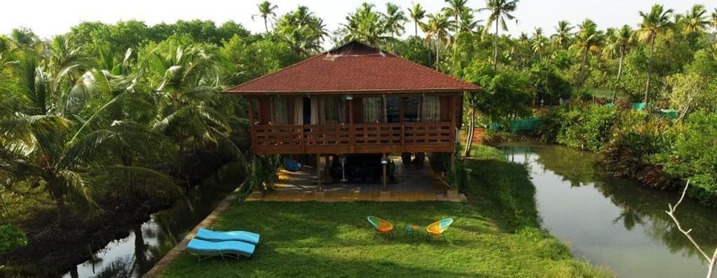 Munroe Eco Camp Hotel Mundrothuruth Exterior foto
