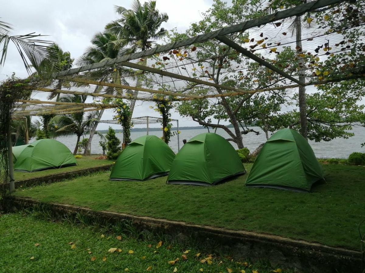 Munroe Eco Camp Hotel Mundrothuruth Exterior foto